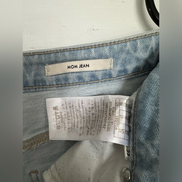 Guess Mom Jeans - Picture 5 of 5